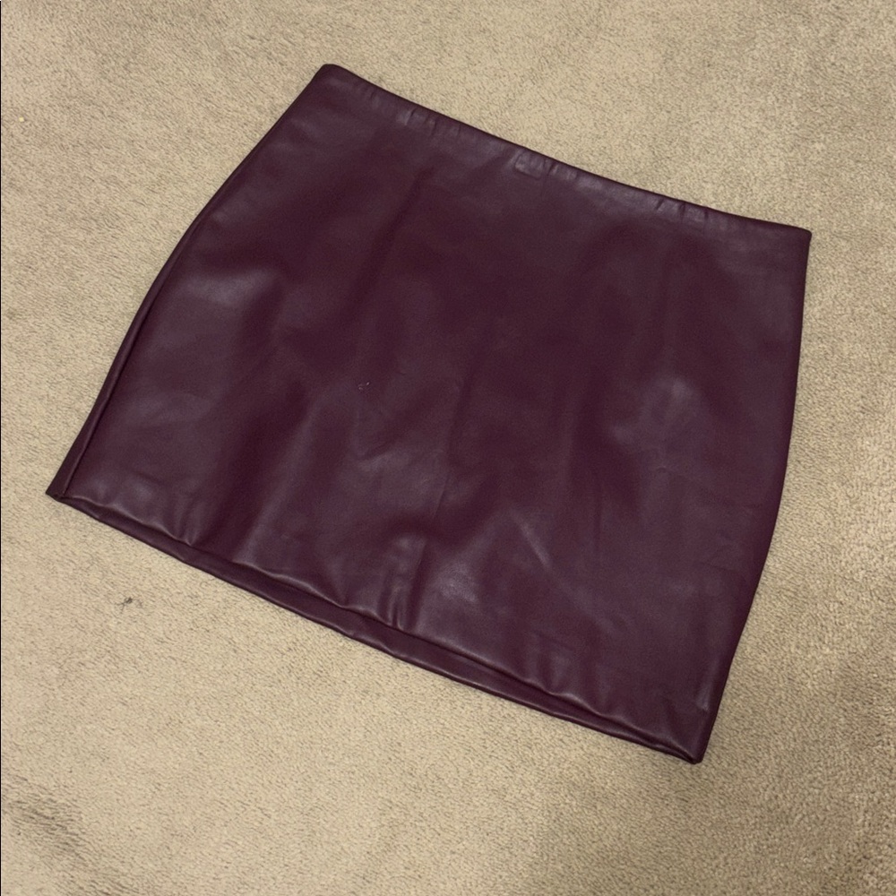Elegant Burgundy Leather Mini Skirt